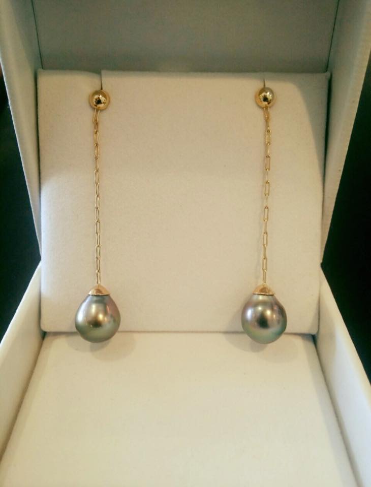 pearl drop earrings and necklace